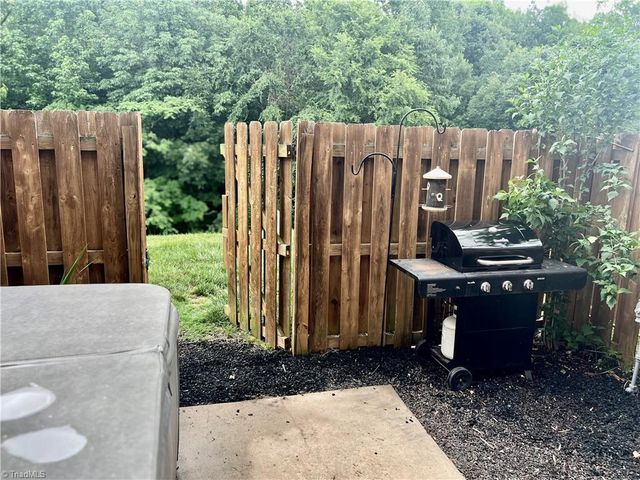 2926 Grove Park Drive, Burlington, NC 27215