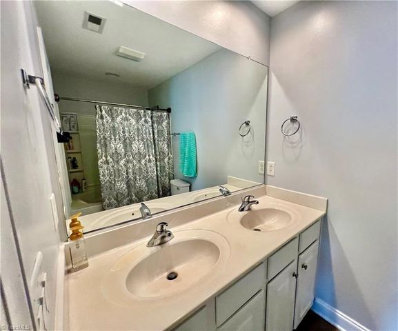 2926 Grove Park Drive, Burlington, NC 27215