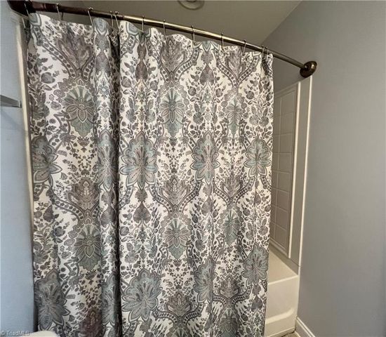 2926 Grove Park Drive, Burlington, NC 27215