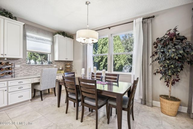 7787 HILSDALE Road, Jacksonville, FL 32216