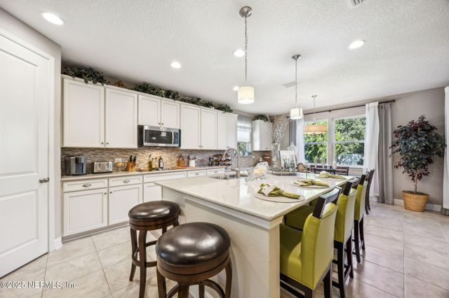 7787 HILSDALE Road, Jacksonville, FL 32216