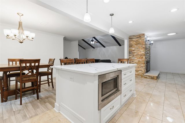 3740 Summer Lane, Huntsville, TX 77340