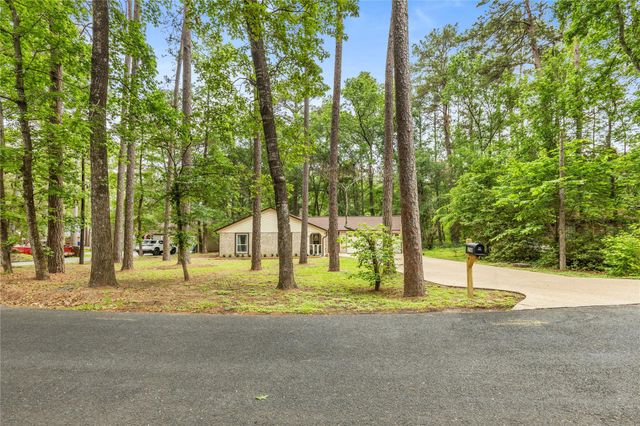 3740 Summer Lane, Huntsville, TX 77340