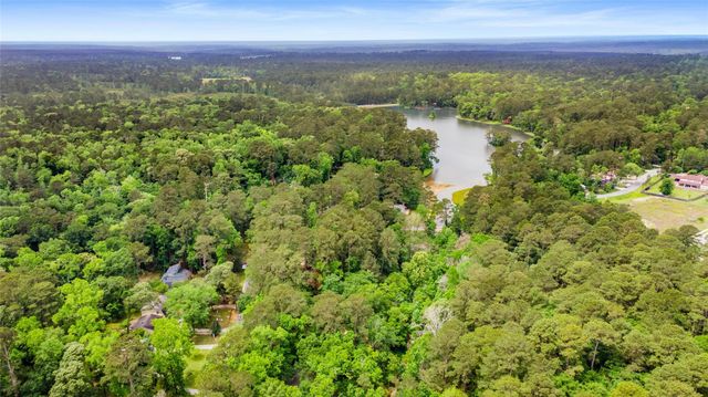 3740 Summer Lane, Huntsville, TX 77340