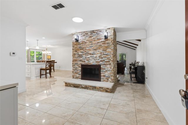 3740 Summer Lane, Huntsville, TX 77340