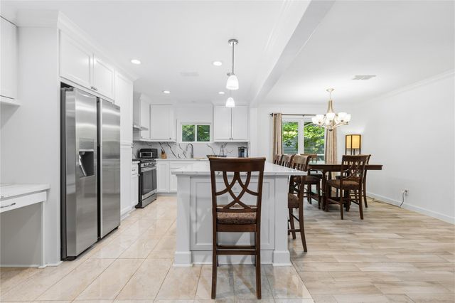 3740 Summer Lane, Huntsville, TX 77340