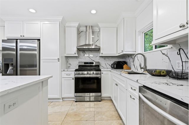 3740 Summer Lane, Huntsville, TX 77340