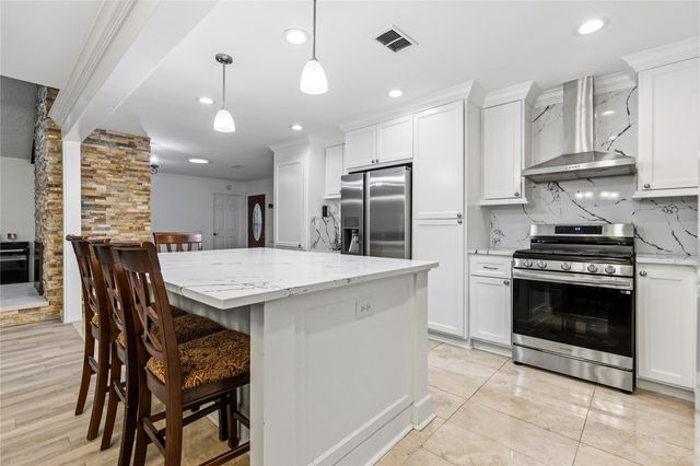 3740 Summer Lane, Huntsville, TX 77340