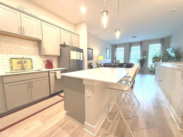 518 Gilder Drive, Carmel, IN 46032