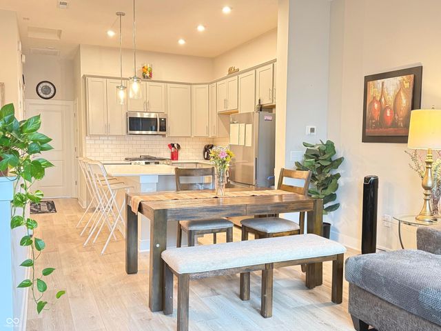 518 Gilder Drive, Carmel, IN 46032