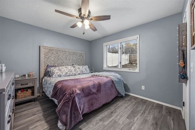 42 Park Village Ave SW, Cedar Rapids, IA 51404