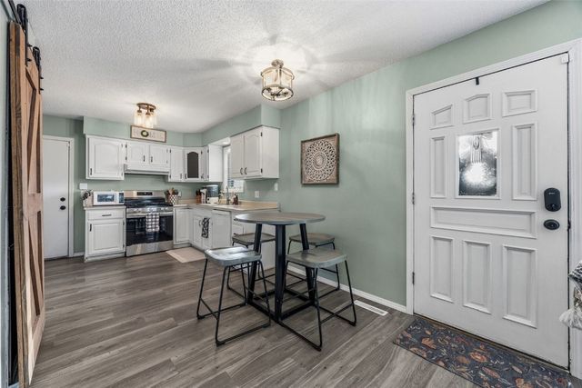 42 Park Village Ave SW, Cedar Rapids, IA 51404