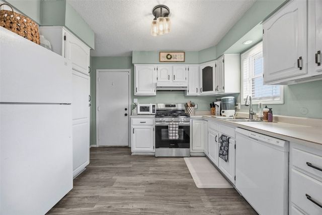 42 Park Village Ave SW, Cedar Rapids, IA 51404