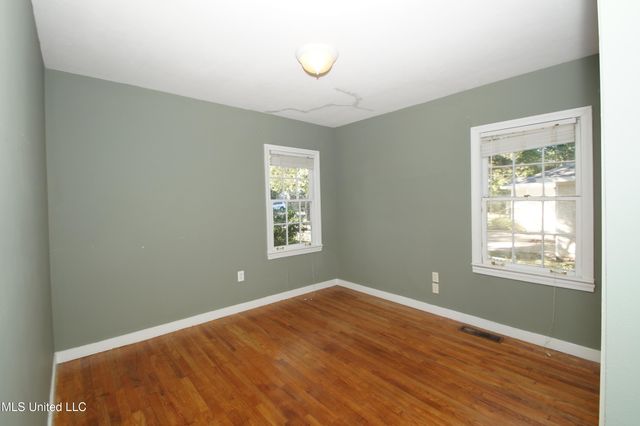 811 Oakwood Drive, Clinton, MS 39056