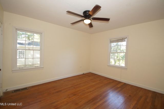 811 Oakwood Drive, Clinton, MS 39056