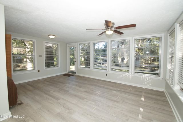 811 Oakwood Drive, Clinton, MS 39056