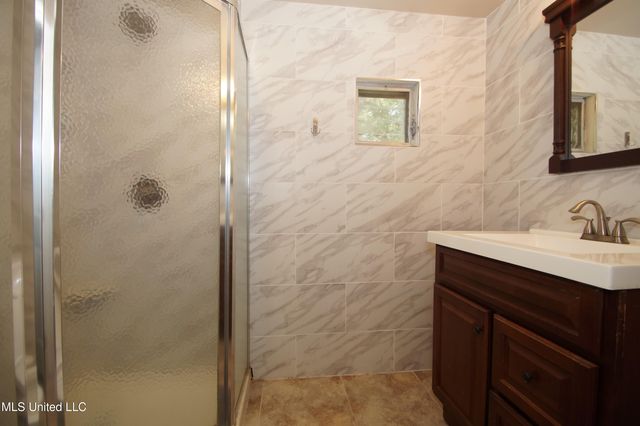 811 Oakwood Drive, Clinton, MS 39056