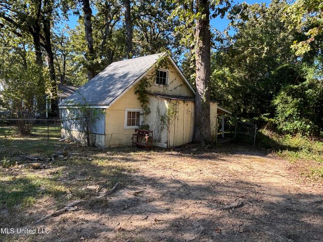 811 Oakwood Drive, Clinton, MS 39056