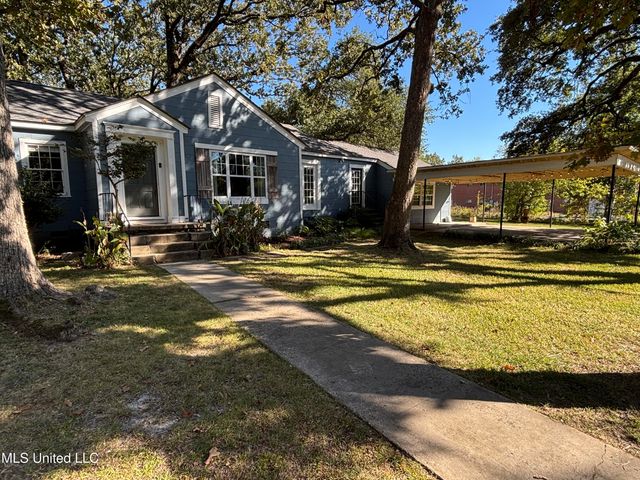 811 Oakwood Drive, Clinton, MS 39056