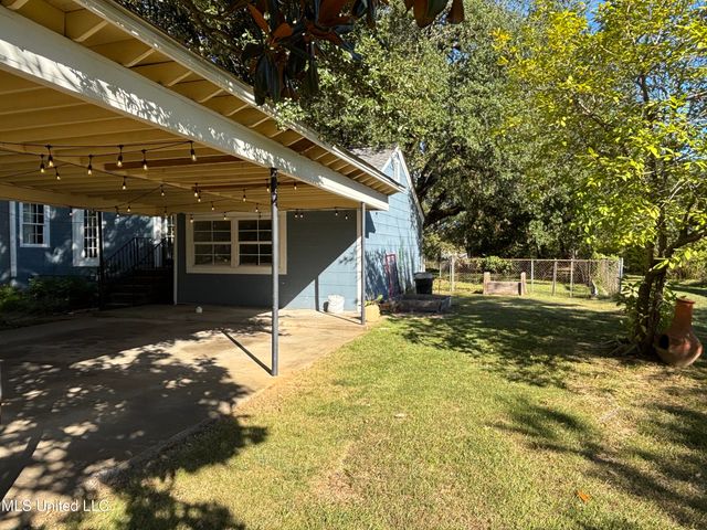 811 Oakwood Drive, Clinton, MS 39056