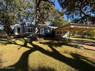 811 Oakwood Drive, Clinton, MS 39056