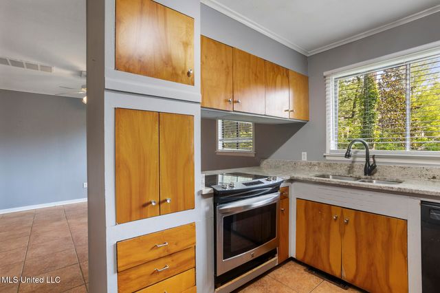 2067 Southwood Road, Jackson, MS 39211