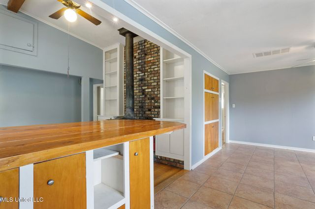 2067 Southwood Road, Jackson, MS 39211