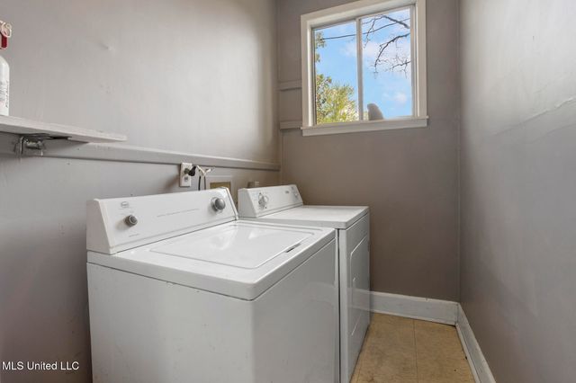 2067 Southwood Road, Jackson, MS 39211