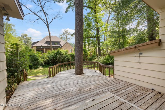 2067 Southwood Road, Jackson, MS 39211