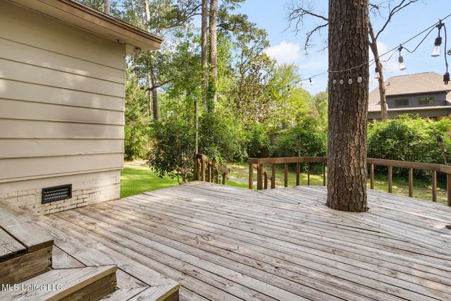 2067 Southwood Road, Jackson, MS 39211