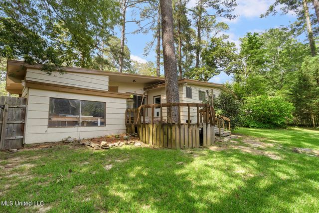 2067 Southwood Road, Jackson, MS 39211