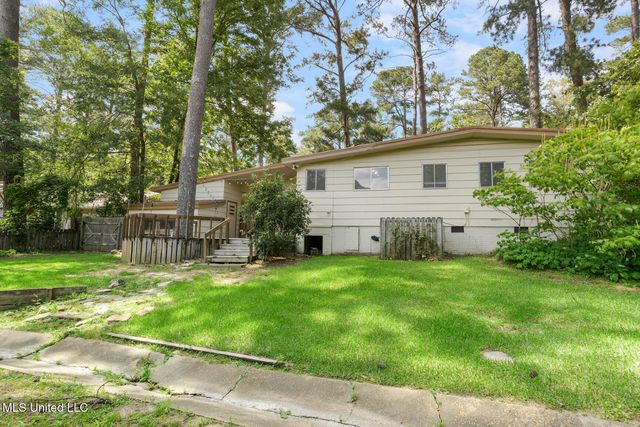 2067 Southwood Road, Jackson, MS 39211