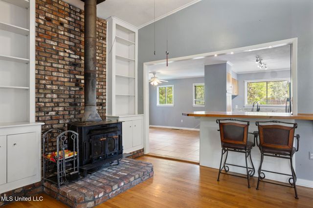 2067 Southwood Road, Jackson, MS 39211