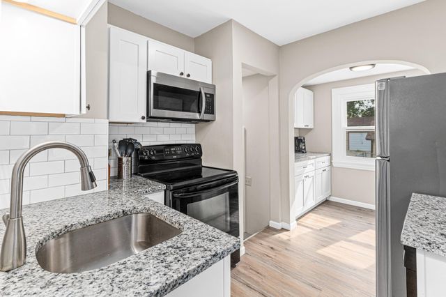 3350 Knox Avenue N, Minneapolis, MN 55412