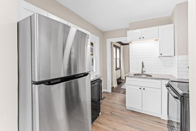 3350 Knox Avenue N, Minneapolis, MN 55412