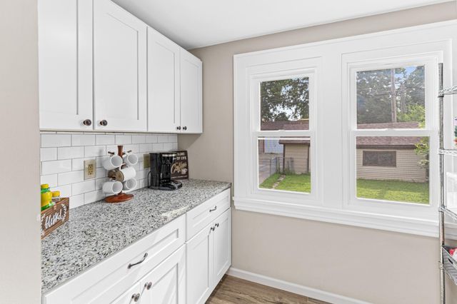 3350 Knox Avenue N, Minneapolis, MN 55412