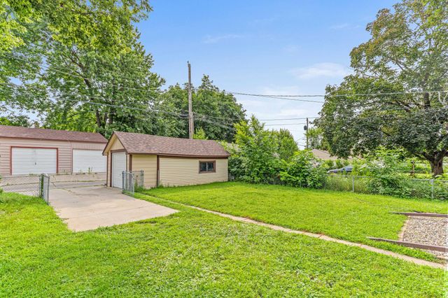 3350 Knox Avenue N, Minneapolis, MN 55412