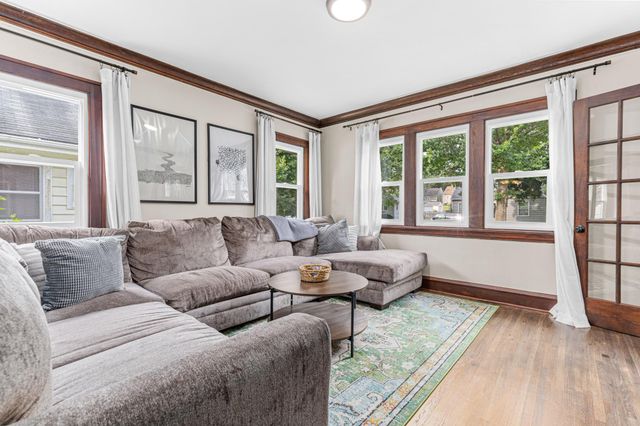 3350 Knox Avenue N, Minneapolis, MN 55412