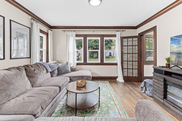 3350 Knox Avenue N, Minneapolis, MN 55412