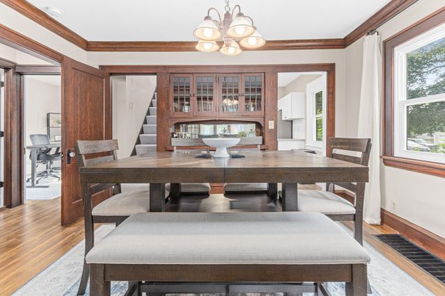 3350 Knox Avenue N, Minneapolis, MN 55412