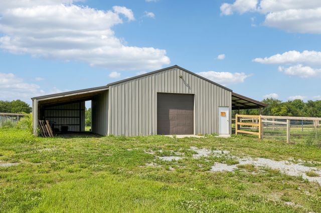 1088 Atkins Road Ext, Cedar Hill, TN 37032