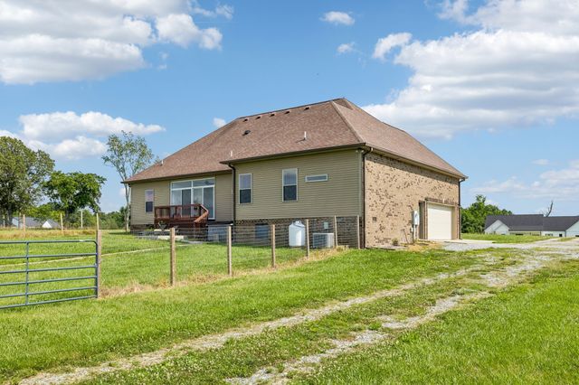 1088 Atkins Road Ext, Cedar Hill, TN 37032