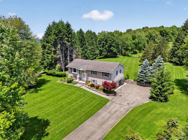 22 Beverly Drive, Warwick, NY 10990