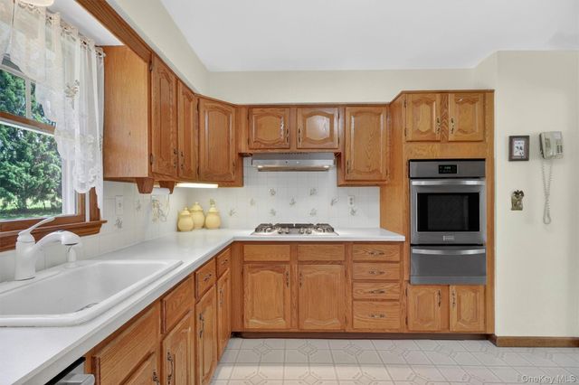 22 Beverly Drive, Warwick, NY 10990