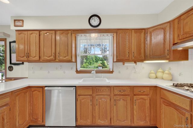 22 Beverly Drive, Warwick, NY 10990