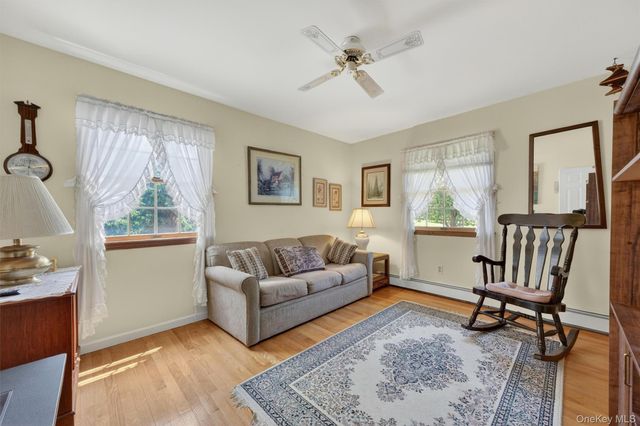 22 Beverly Drive, Warwick, NY 10990