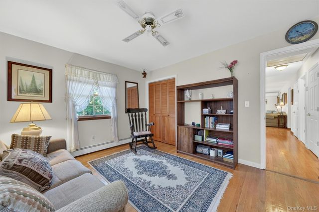 22 Beverly Drive, Warwick, NY 10990