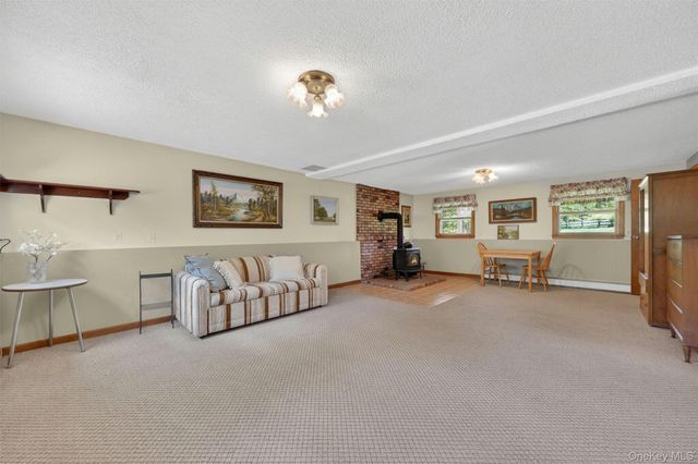 22 Beverly Drive, Warwick, NY 10990