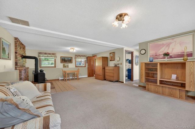 22 Beverly Drive, Warwick, NY 10990