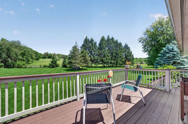 22 Beverly Drive, Warwick, NY 10990
